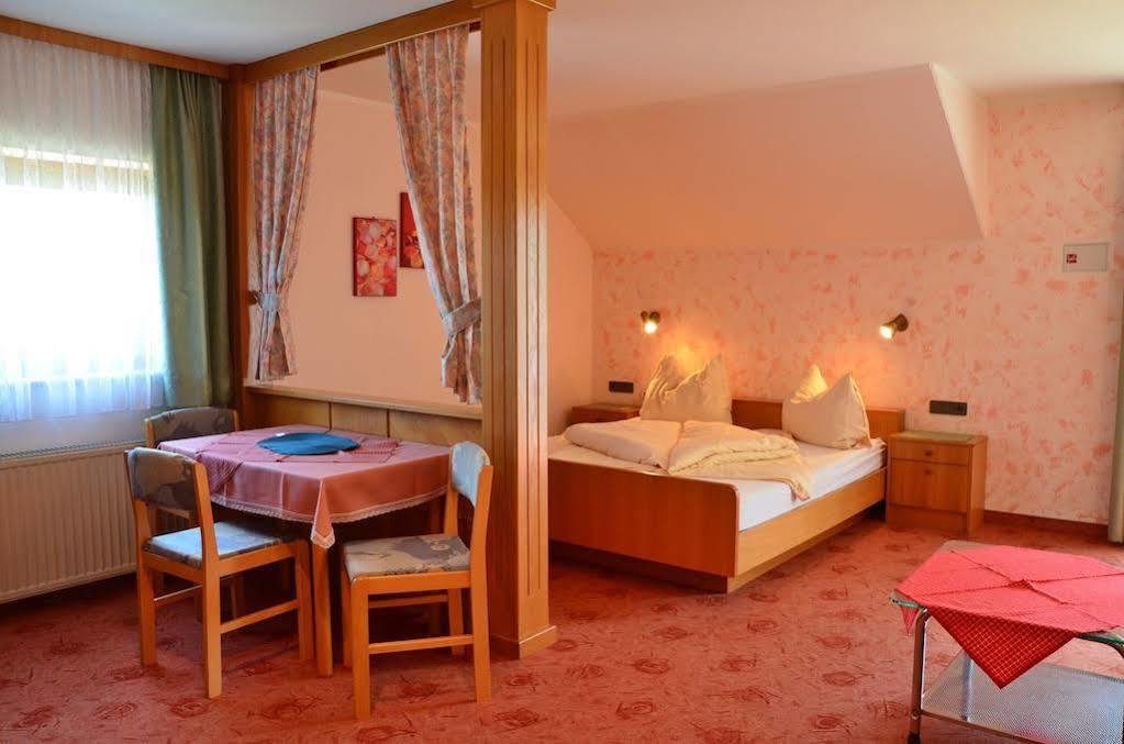 Gaestehaus Goetz Drobollach am Faakersee Bagian luar foto