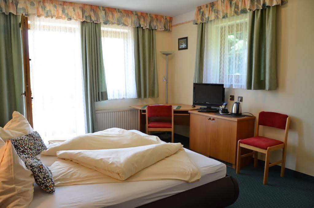 Gaestehaus Goetz Drobollach am Faakersee Bagian luar foto