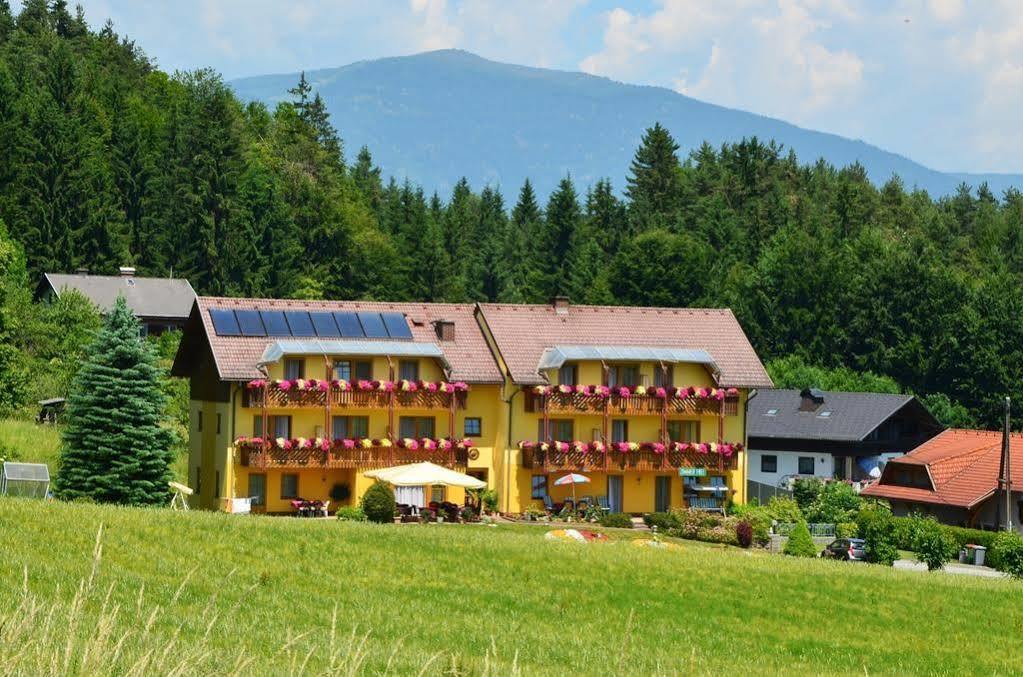 Gaestehaus Goetz Drobollach am Faakersee Bagian luar foto