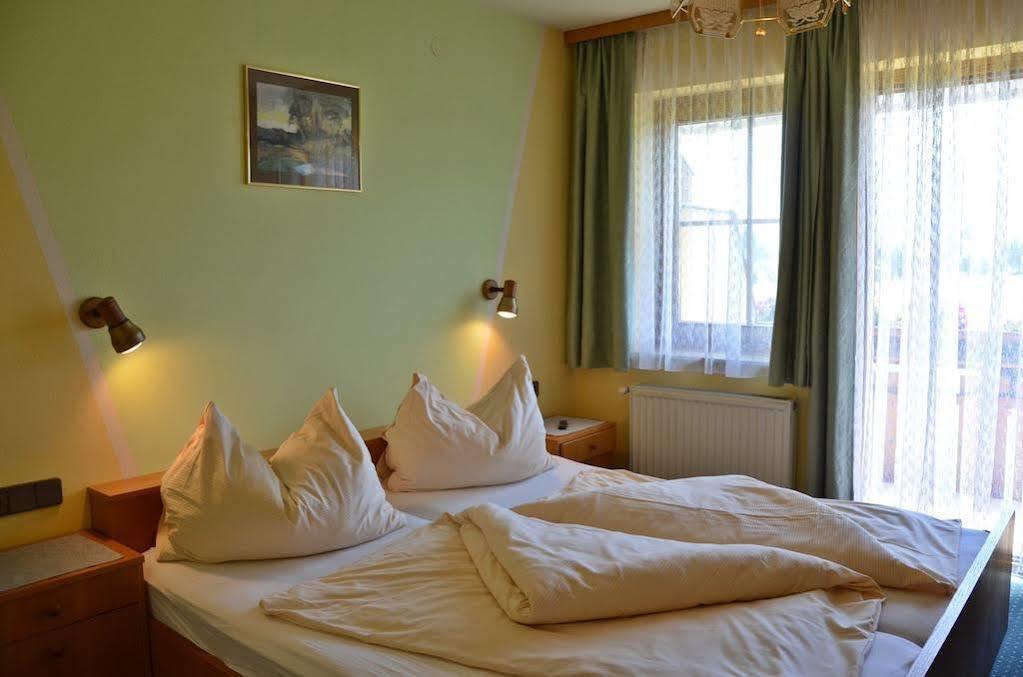 Gaestehaus Goetz Drobollach am Faakersee Bagian luar foto